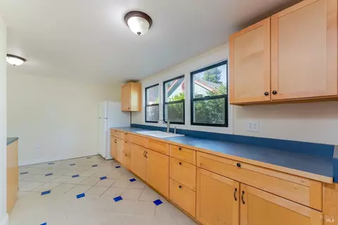 Kitchen - 30 W Oak St, Willits, CA 95490 photo 2 of 3