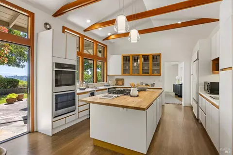 Kitchen - 100 Rolling Hills Rd, Tiburon, CA 94920 photo 1 of 2