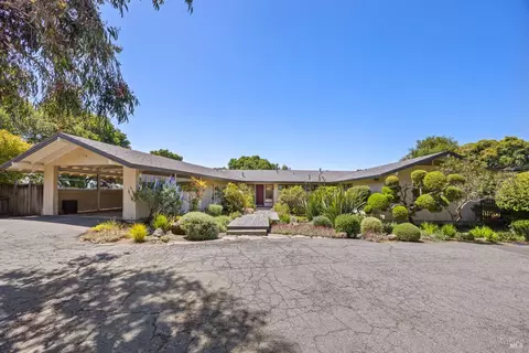 Exterior - 100 Rolling Hills Rd, Tiburon, CA 94920 photo 1 of 20