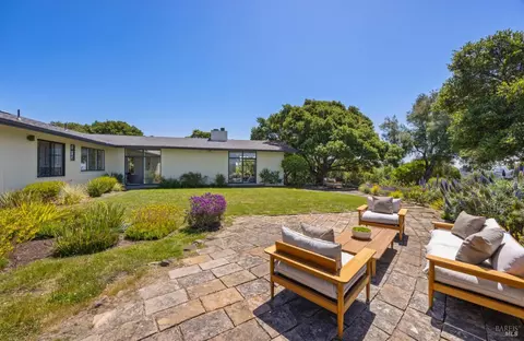 Exterior - 100 Rolling Hills Rd, Tiburon, CA 94920 photo 15 of 20