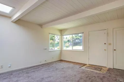 1450 Magazine St, Vallejo, CA 94591 photo 3