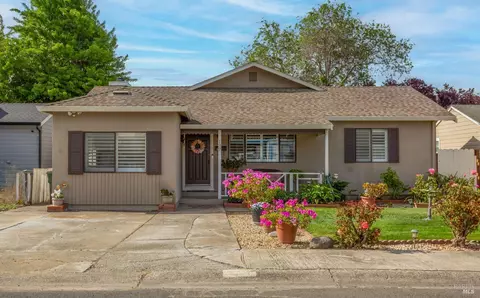 137 Webster St, Vallejo, CA 94591 photo 2