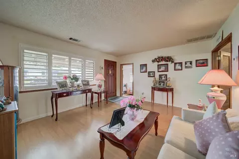 137 Webster St, Vallejo, CA 94591 photo 9