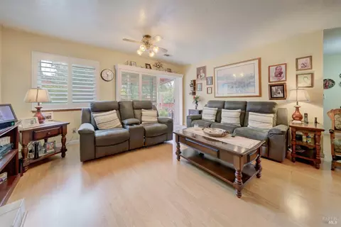 137 Webster St, Vallejo, CA 94591 photo 17