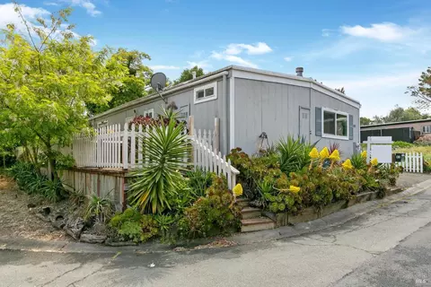 83 Gloria Ct, Vallejo, CA 94590 photo 2