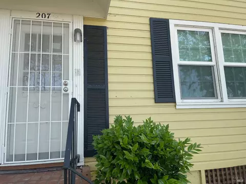 207 Rodgers St, Vallejo, CA 94590 photo 2