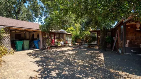Exterior - 306 Else Way, Cloverdale, CA 95425 photo 7 of 10
