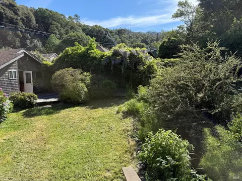330-340 Aberdeen Way, Inverness, CA 94937