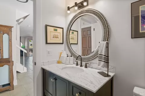 Bath - 553 Kings Rd, Alameda, CA 94501 photo 1 of 7