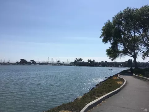 View/Area - 553 Kings Rd, Alameda, CA 94501 photo 3 of 5