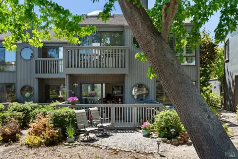 Exterior - 553 Kings Rd, Alameda, CA 94501 photo 5 of 6