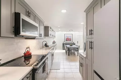 Kitchen - 553 Kings Rd, Alameda, CA 94501 photo 4 of 6