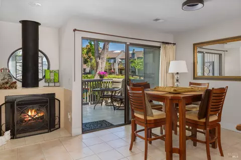Dining - 553 Kings Rd, Alameda, CA 94501 photo 3 of 4