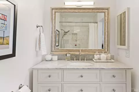Bath - 553 Kings Rd, Alameda, CA 94501 photo 6 of 7