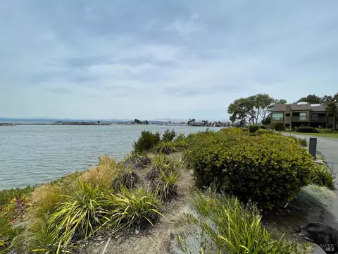 View/Area - 553 Kings Rd, Alameda, CA 94501 photo 2 of 5