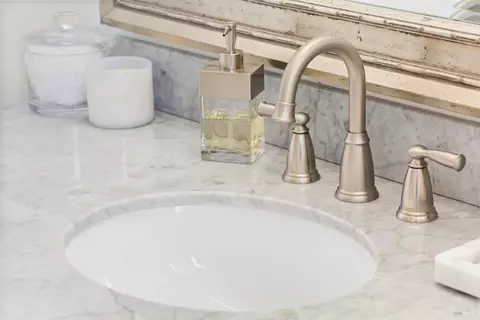 Bath - 553 Kings Rd, Alameda, CA 94501 photo 7 of 7