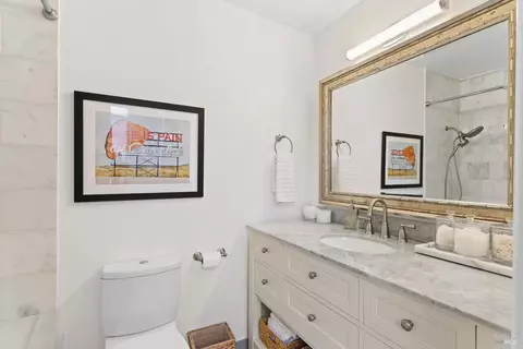 Bath - 553 Kings Rd, Alameda, CA 94501 photo 5 of 7