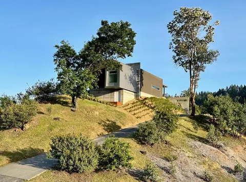 8909 Mill Creek Rd, Healdsburg, CA 95448