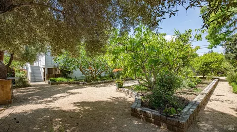 Exterior - 623 3rd St, Napa, CA 94559 photo 12 of 14