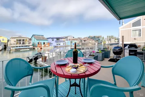 9 W Pier, Sausalito, CA 94965