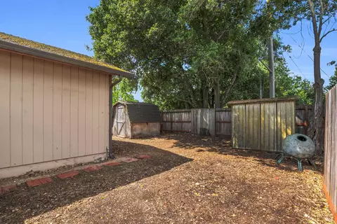 Exterior - 883 Arbor Ave, Sonoma, CA 95476 photo 6 of 8