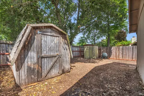 Exterior - 883 Arbor Ave, Sonoma, CA 95476 photo 8 of 8