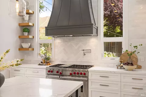 Kitchen - 943 Appleridge Pl, Fairfield, CA 94534 photo 3 of 9
