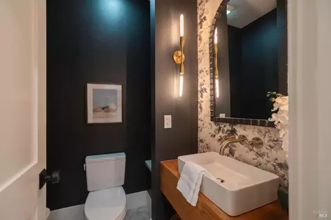Bath - 943 Appleridge Pl, Fairfield, CA 94534 photo 6 of 6