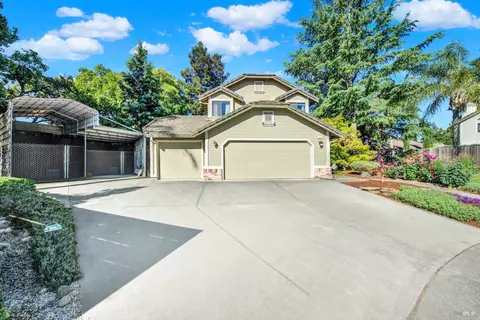 355 Holly Ct, Dixon, CA 95620 photo 2