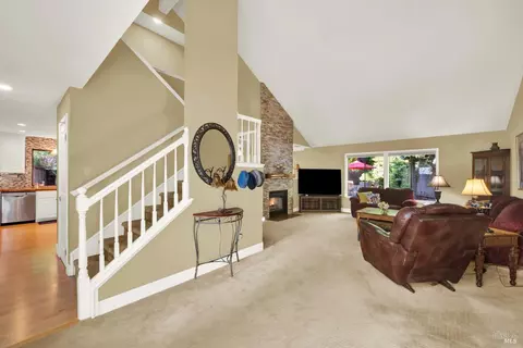 355 Holly Ct, Dixon, CA 95620 photo 7