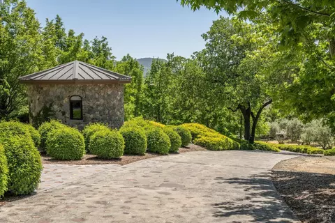 Exterior - 175 4th St E, Sonoma, CA 95476 photo 5 of 19