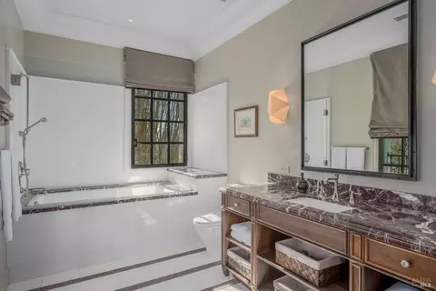 Bath - 175 4th St E, Sonoma, CA 95476 photo 1 of 2