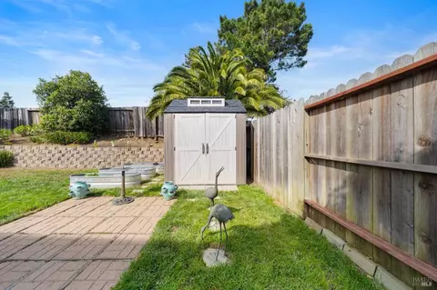 Exterior - 624 N Regatta Dr, Vallejo, CA 94591 photo 9 of 10
