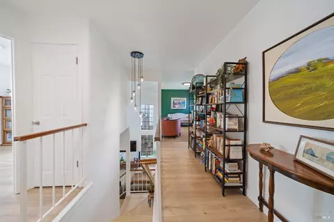 Entry Way - 624 N Regatta Dr, Vallejo, CA 94591 photo 4 of 6