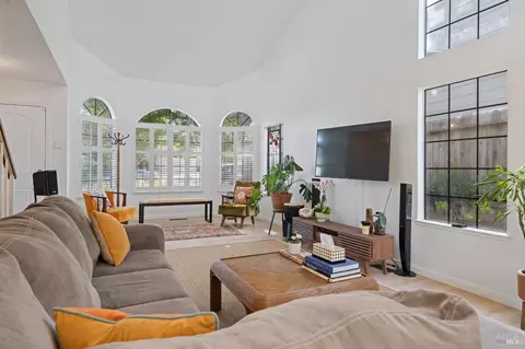 Living - 624 N Regatta Dr, Vallejo, CA 94591 photo 2 of 2