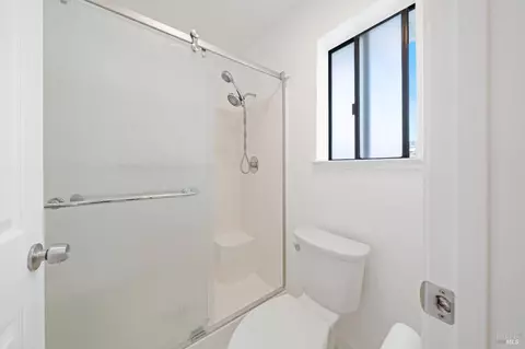 Bath - 624 N Regatta Dr, Vallejo, CA 94591 photo 3 of 4