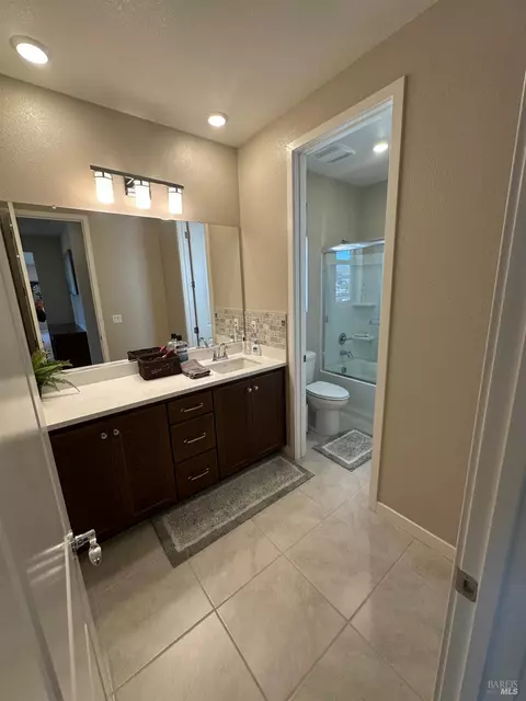Bath - 8178 Rainwater Dr, Vallejo, CA 94591 photo 2 of 4