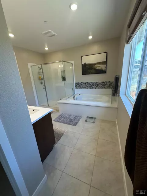 Bath - 8178 Rainwater Dr, Vallejo, CA 94591 photo 3 of 4