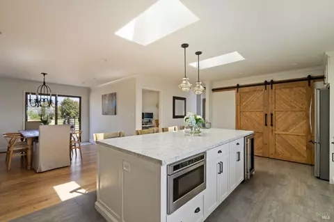 Kitchen - 1568 Old Adobe Rd, Petaluma, CA 94954 photo 6 of 9