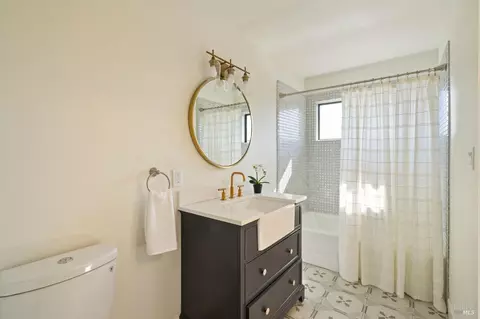 Bath - 1568 Old Adobe Rd, Petaluma, CA 94954 photo 1 of 6