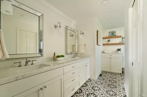 Bath - 1568 Old Adobe Rd, Petaluma, CA 94954 photo 3 of 6