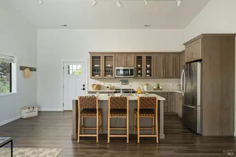 Kitchen - 1568 Old Adobe Rd, Petaluma, CA 94954 photo 8 of 9