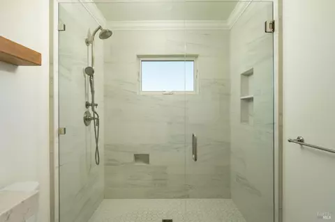 Bath - 1568 Old Adobe Rd, Petaluma, CA 94954 photo 5 of 6