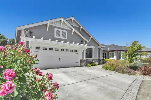 225 Darbster Pl, Santa Rosa, CA 95403