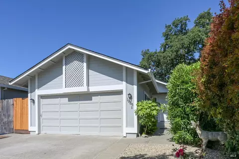 1085 Stanislaus Way, Santa Rosa, CA 95401