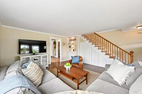 Living - 27 Webster St, Petaluma, CA 94952 photo 1 of 2