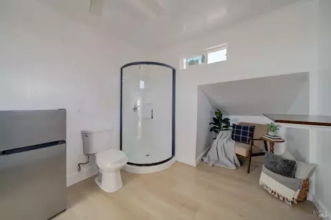 Bath - 948 Benicia Rd, Vallejo, CA 94591 photo 4 of 4