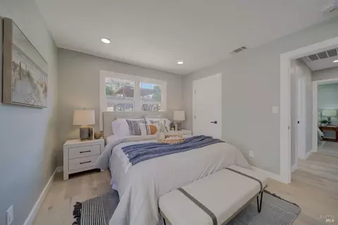 Bedroom - 948 Benicia Rd, Vallejo, CA 94591 photo 4 of 5
