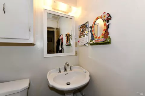 Bath - 473 Newton Way, Angwin, CA 94508 photo 2 of 6