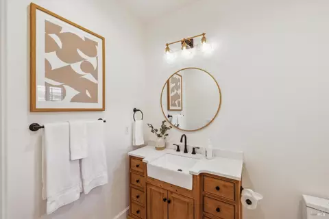 Bath - 1332 Jones St, Sonoma, CA 95476 photo 5 of 10
